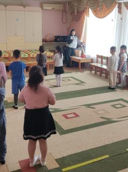 Занятия в музыкальном зале